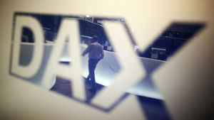 Börse in Frankfurt: Dax schließt im Plus