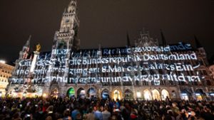 München: 75 Jahre Grundgesetz: Videoinstallation am Rathaus