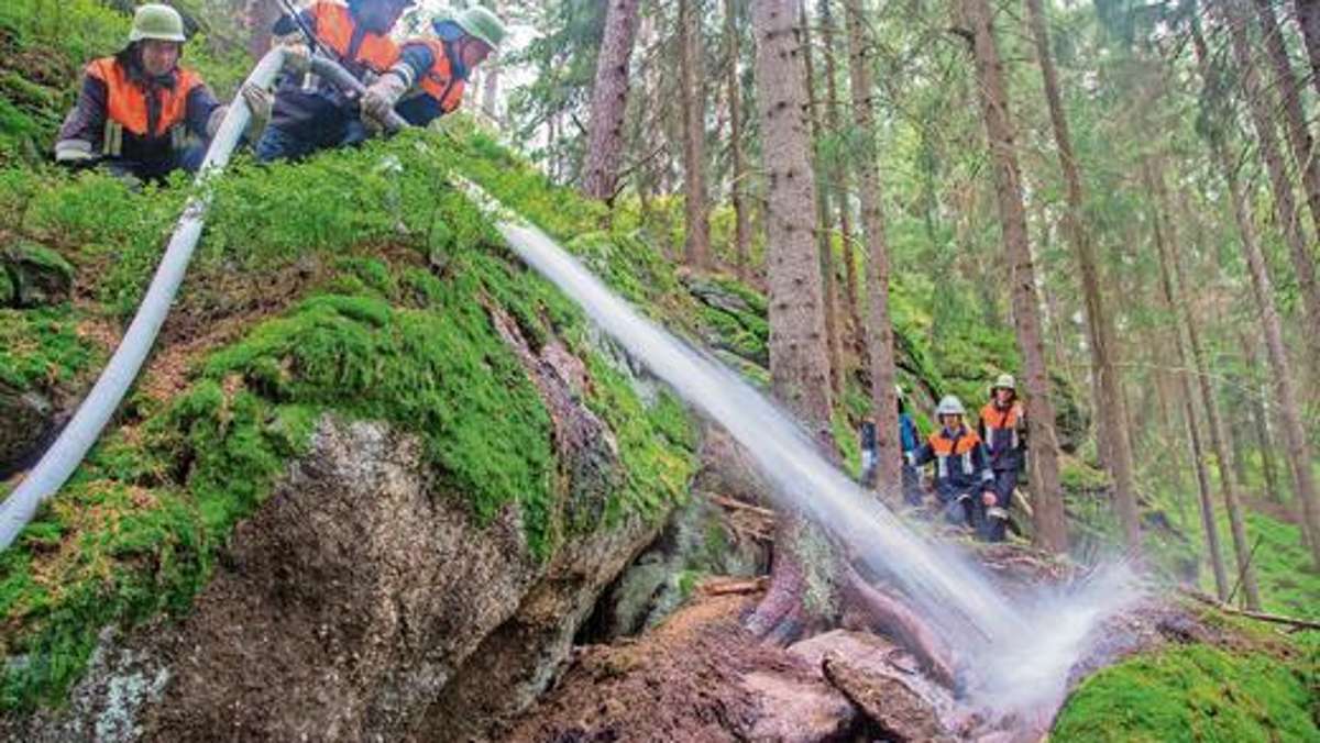 Fichtelgebirge: Brand im Steilhang bereitet Schwierigkeiten