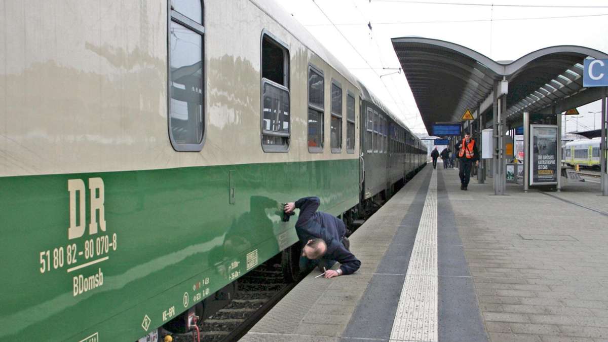 Hof: Reichsbahnwagen lockt Bahnfans an