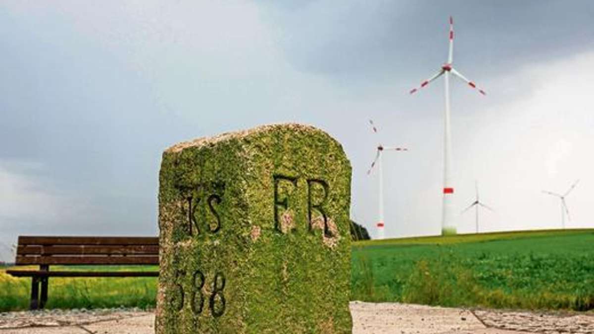 Hof: Thüringer Windräder stören Töpener