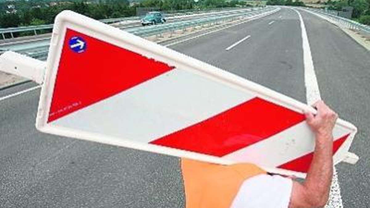 Marktredwitz: A93: Verkehrszeichen umgefahren und geflüchtet