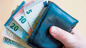 Selb: 86-Jähriger vergisst Geldbeutel beim Einkaufen; 1020 Euro weg