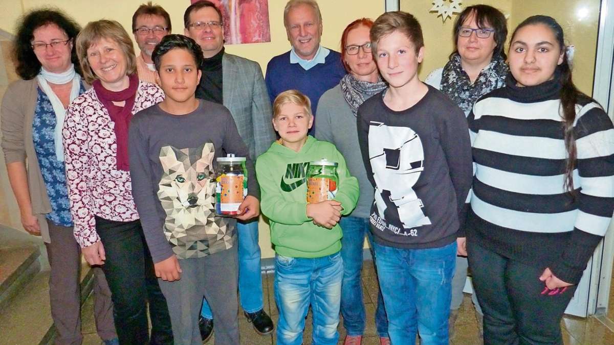 Münchberg: Schüller sammeln Kunststoff gegen Kinderlähmung