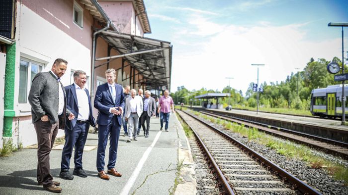 Warten auf den Umbau: Bahnhof Münchberg: Das sagt der Minister