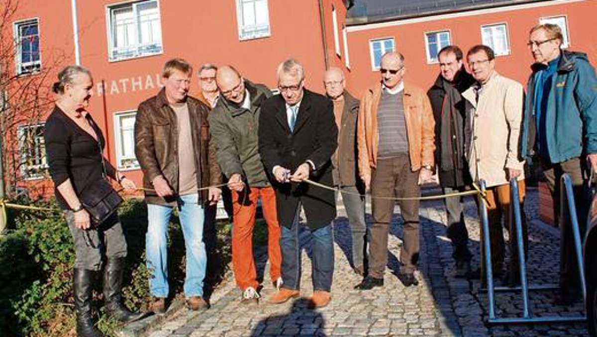 Arzberg: Stadt weiht neuen Parkplatz ein