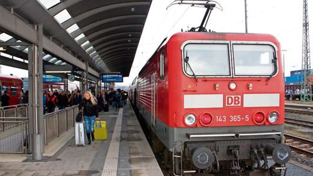 Länderspiegel: Sturm: Bahn stellt Zugverkehr in Oberfranken ein