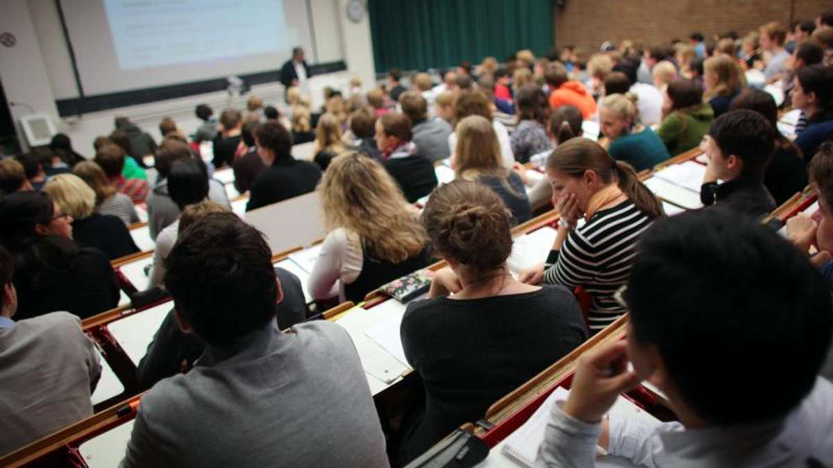 Aus der Region: Seehofer: Nürnberg erhält eigene Universität