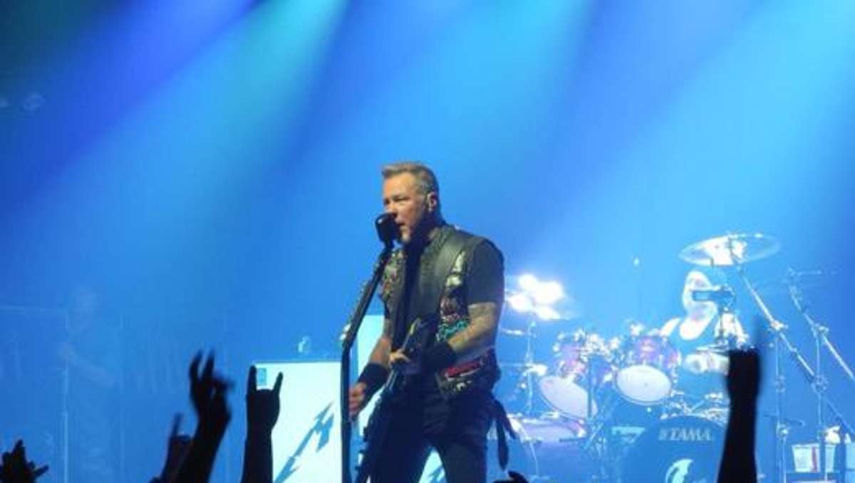 Kunst und Kultur: Metallica spielen überraschen New York City