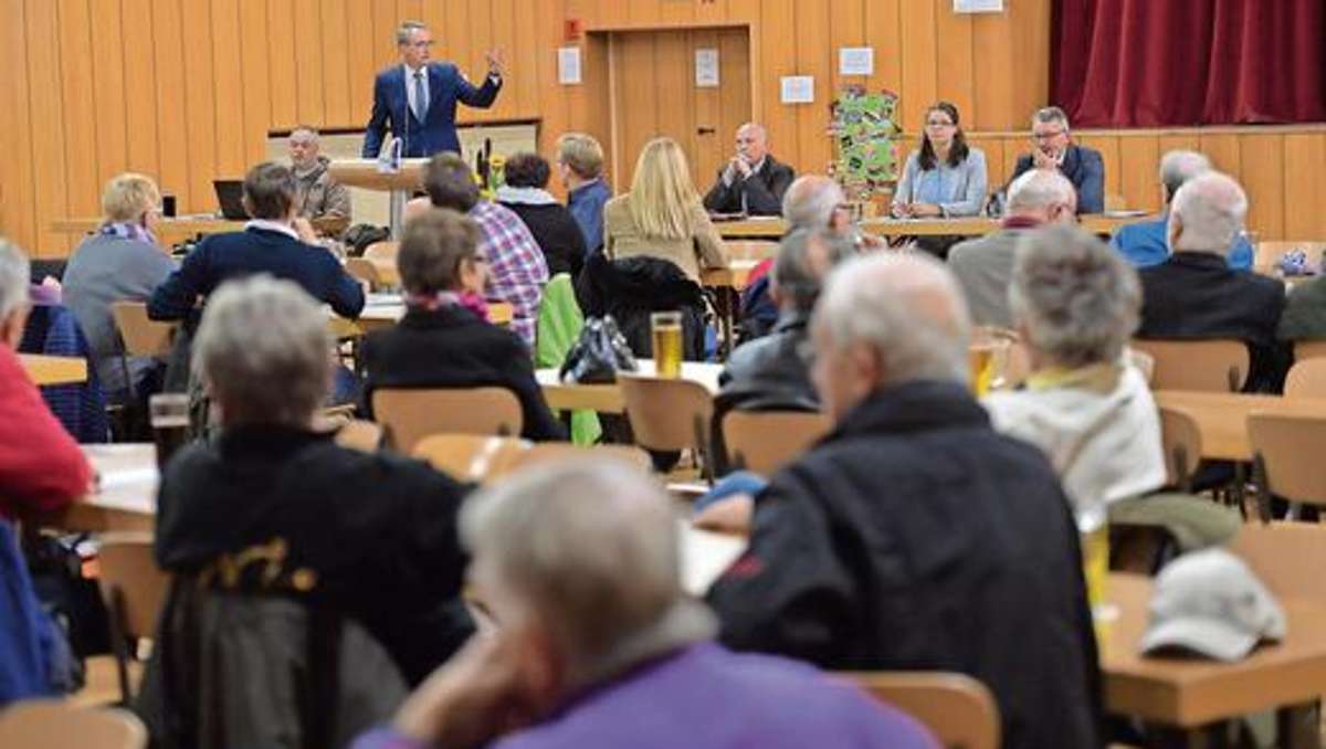 Selb: Oberbürgermeister Pötzsch strahlt in der Bürgerversammlung Optimismus aus