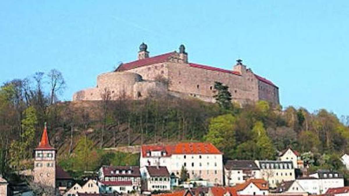 Kulmbach: Graffitis an der Burgmauer: Wer hat die Festungsmauer der Plassenburg beschmiert?