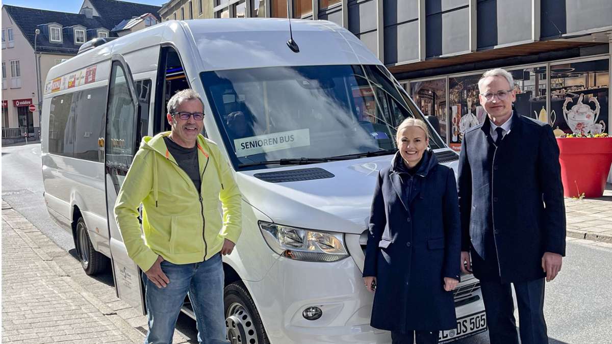 In Selb: Neues Gefährt für  den Seniorenbus