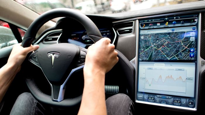 Autonomes Fahren: Klage gegen Tesla nimmt erste Hürde