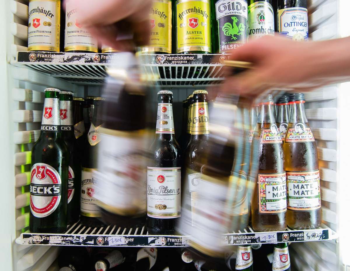Marktredwitz: In Marktredwitzer Kiosk: Betrunkener will Bier und reißt Tür  aus Verankerung - Marktredwitz - Frankenpost