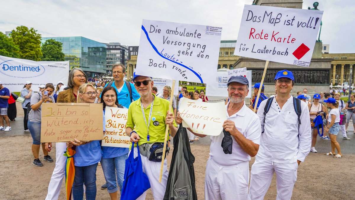 Protest in Berlin: Ärzte bangen um Zukunft der Praxen