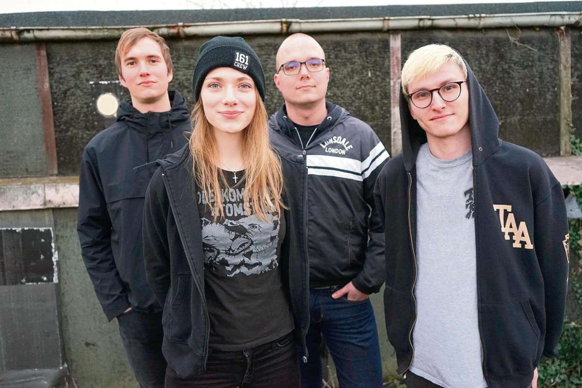 Die Punkrock-Band Kornblumenblau aus Thüringen tritt am Samstag in Mödlareuth bei der Veranstaltung "Mödlareuth - grenzenlos bunt" auf. Foto: Kornblumenblau