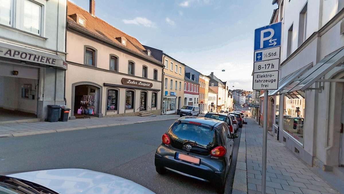 Hof: Stadt weist Parkplätze für E-Autos aus