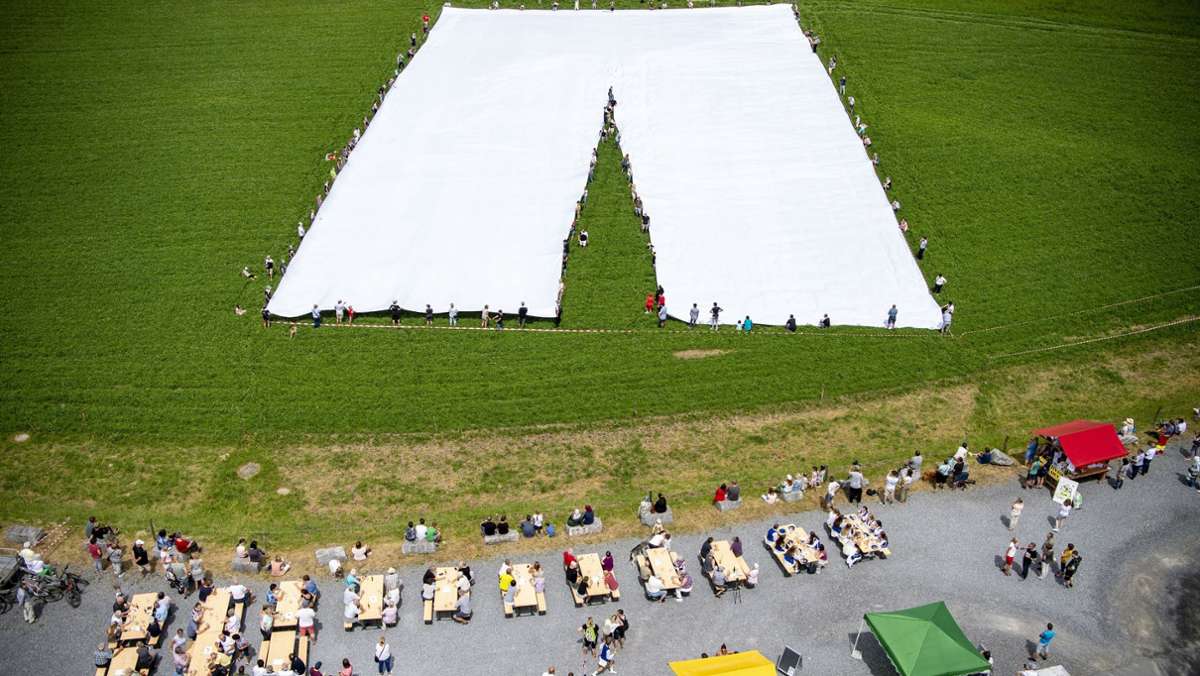 Rekordversuch in der Schweiz: 70 Meter lange Hose ist Kandidat für Rekorde-Buch