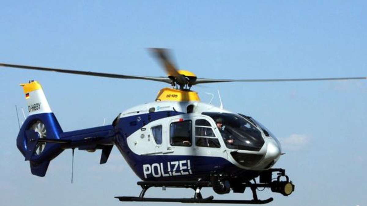 Länderspiegel: Verfolgungsjagd auf der A9: fünf Polizeiautos kaputt