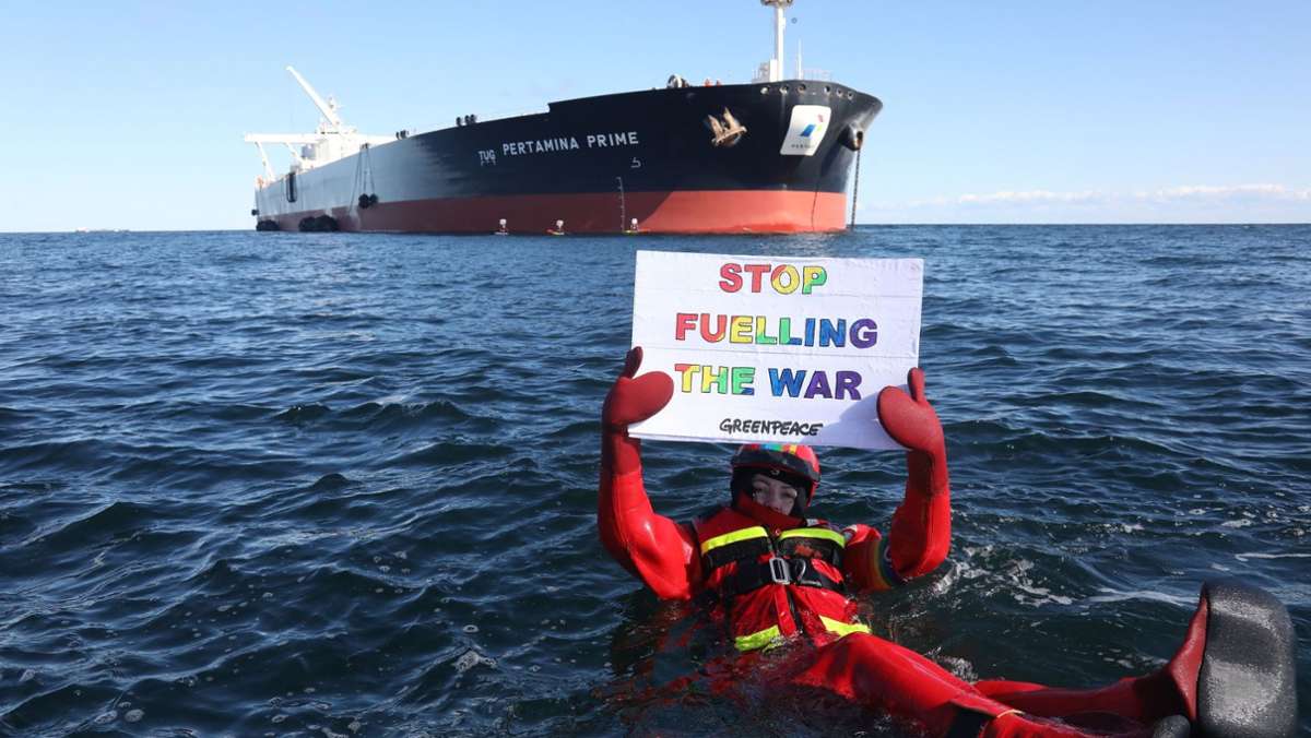 Vor der dänischen Küste: Greenpeace blockiert Öl-Lieferung aus Russland