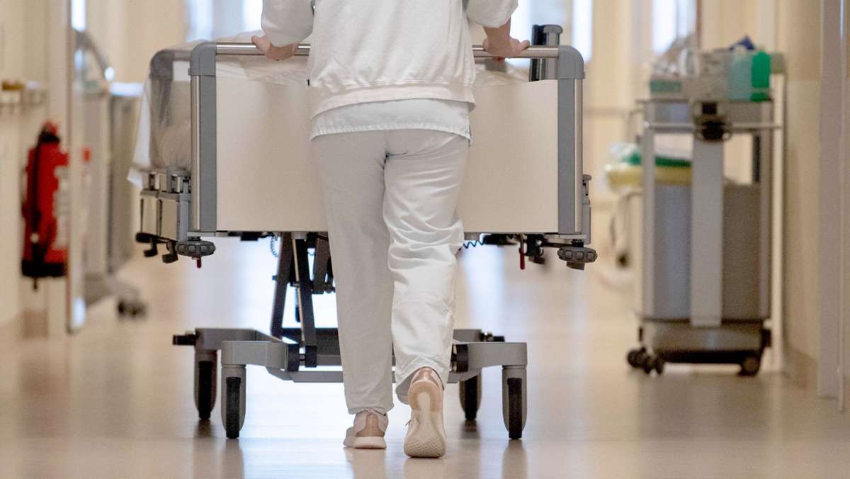Es scheitert nicht nur an Geld: Zigtausende Pflegekräfte fehlen in Bayern