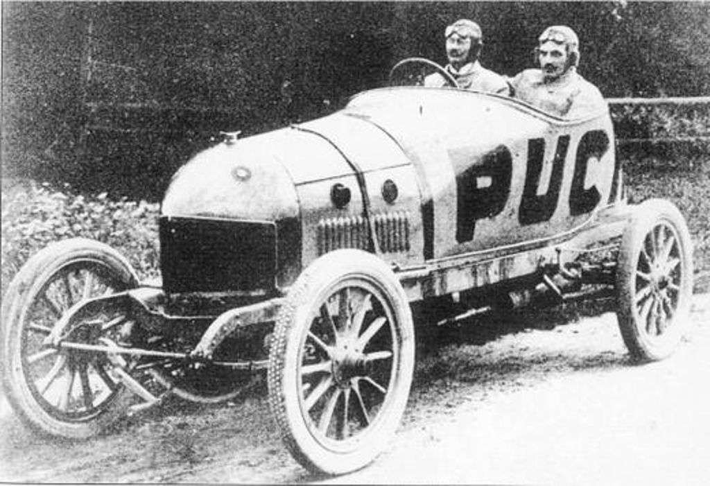 Am 11. August 1909 stellte Ingenieur Slevogt, Betriebsleiter der Johann Puch AG, mit seinem Vierzylinder-Puchwagen in der Landscha-Allee bei Graz einen neuen österreichischen Rekord über einen Kilometer im fliegenden Start auf.