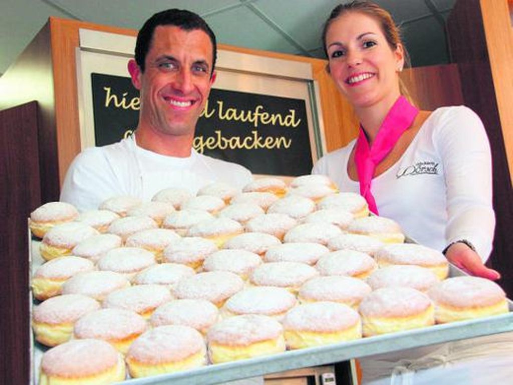Christopher Strößner und Diana Turczer sind heute die Gesichter der Bäckereien Dörsch. 	Foto: Gödde