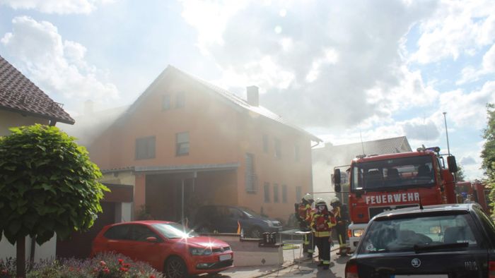 Haus unbewohnbar: Brand in Pegnitz: drei Verletzte