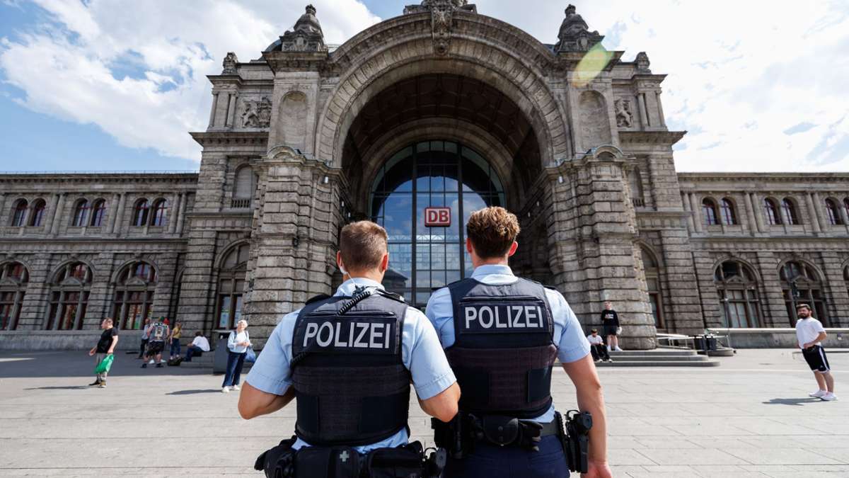 Innenminister: Mehr Polizeipräsenz und Videoüberwachung am Hbf Nürnberg