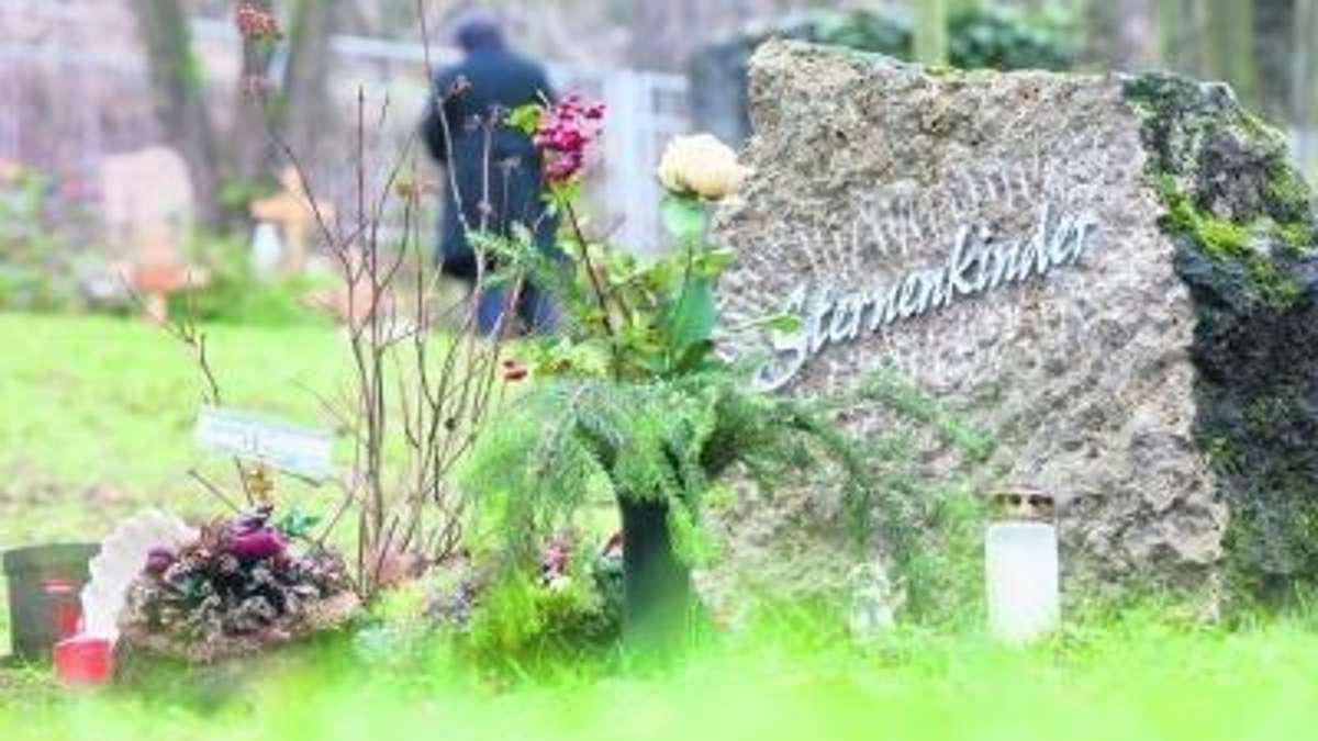 Wunsiedel: Kinder randalieren auf Friedhof - mehrere Gräber beschädigt