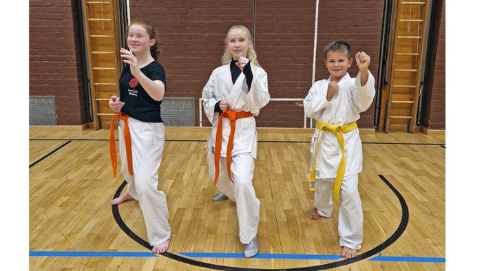Karate: Münchberger meistern Prüfungen