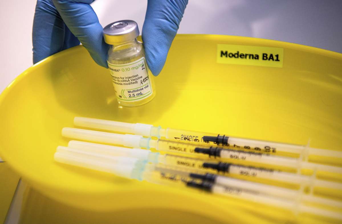 Sowohl von Moderna, als auch von Biontech gibt es jetzt einen auf  die Omikron-Variante BA.1 angepassten Impfstoff. Foto: picture alliance/dpa/Sina Schuldt