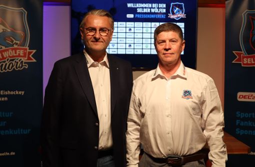 Der neue VER-Trainer Sergej Waßmiller (rechts) mit Selbs Geschäftsführer Thomas Manzei. Foto: Pauline Manzke