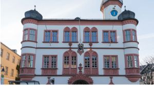Stadt Hof: Zwei Millionen Euro mehr für Rathaus-personal