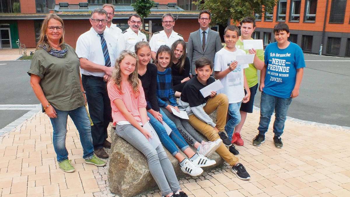 Rehau: Gutenbergschule ehrt Helden des Alltags