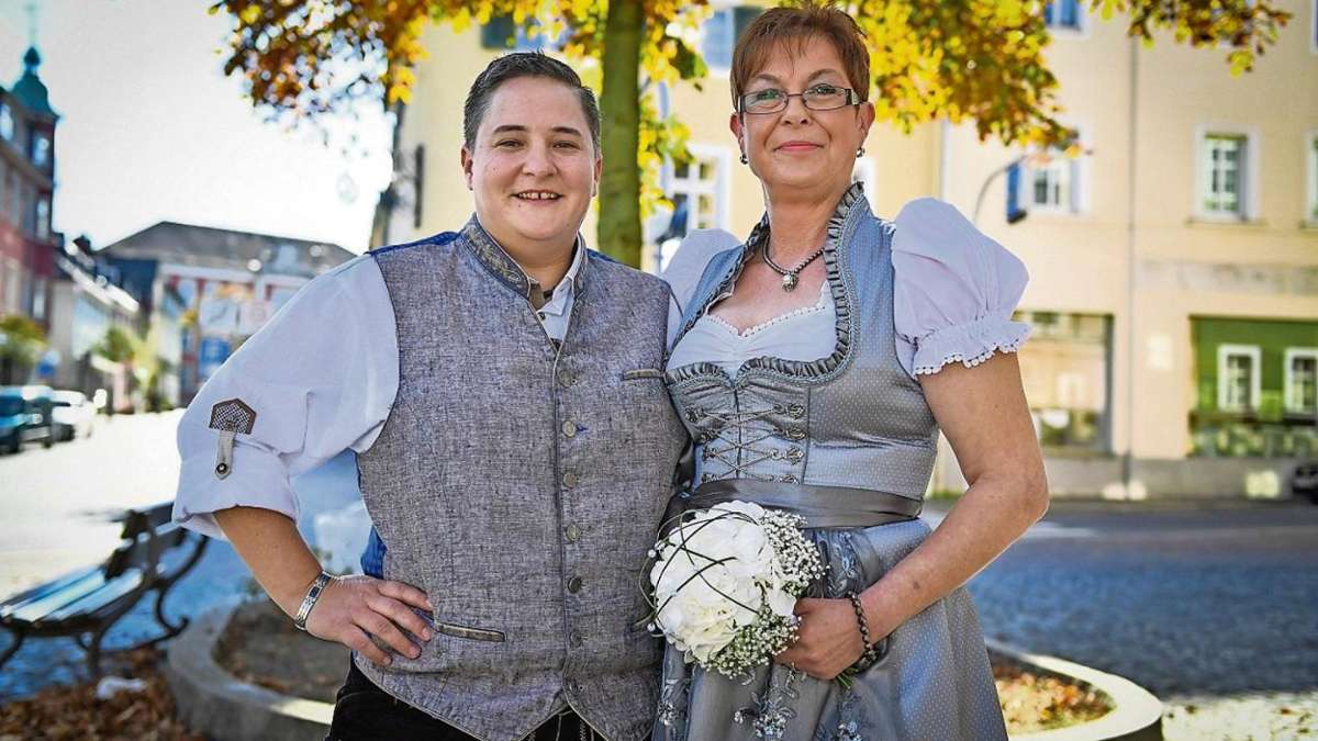 Wunsiedel: Sie haben Ja gesagt: In Wunsiedel heiraten erstmals zwei Frauen