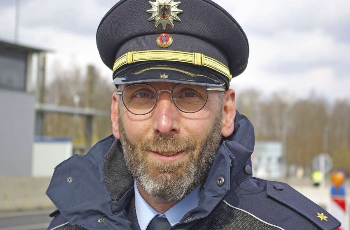 André Gügel, der Leiter der Grenzpolizeiinspektion Selb, warnt vor unbedachten Ausflügen nach Tschechien. Nach wie vor brauchen Reisende einen triftigen Grund.