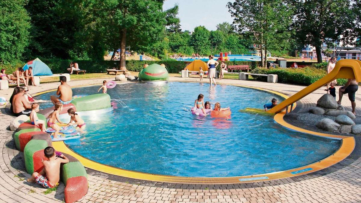 Stadtrat Naila: Neue Badesatzung fürs Freibad erlassen