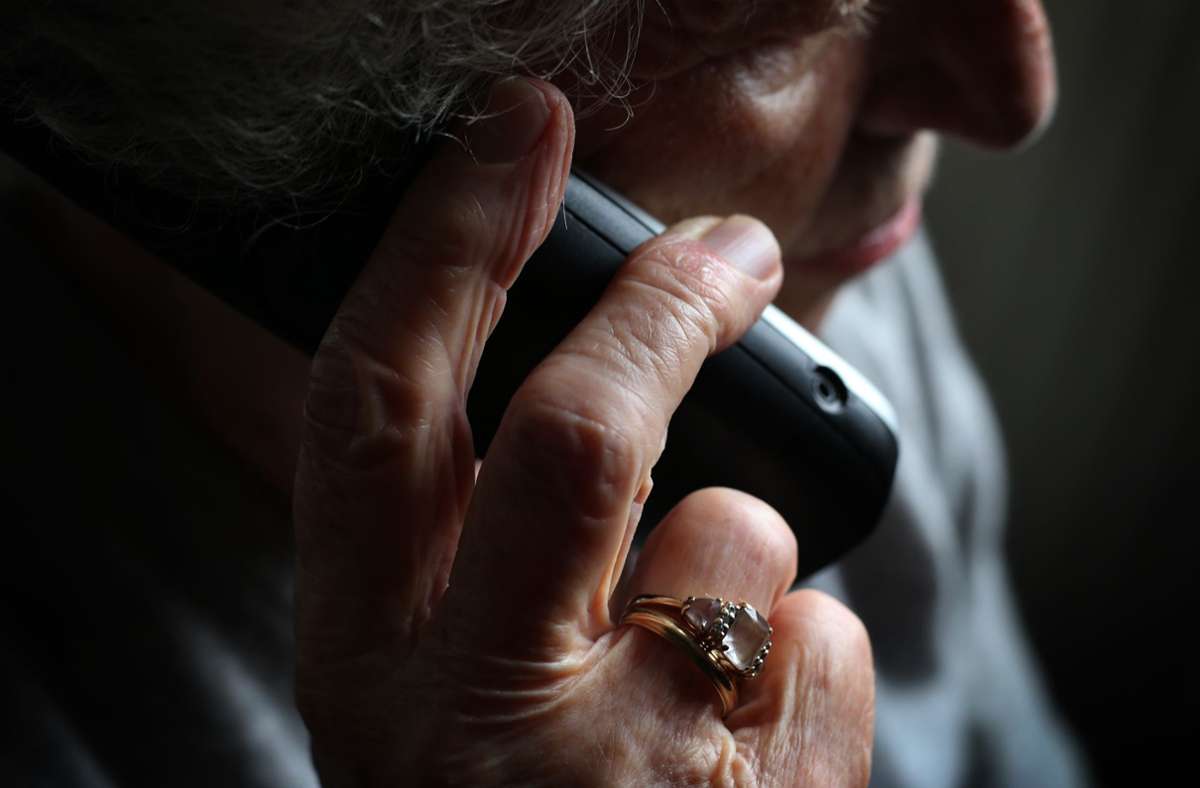Vor allem Senioren sind im Visier von Schockanrufern. Foto: picture alliance/dpa/Karl-Josef Hildenbrand