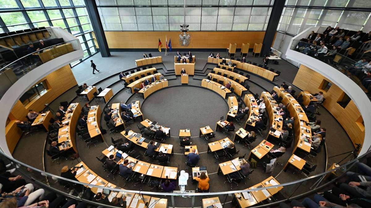 Landtag: Landtag ändert Verfassung: Unsicherheiten bleiben
