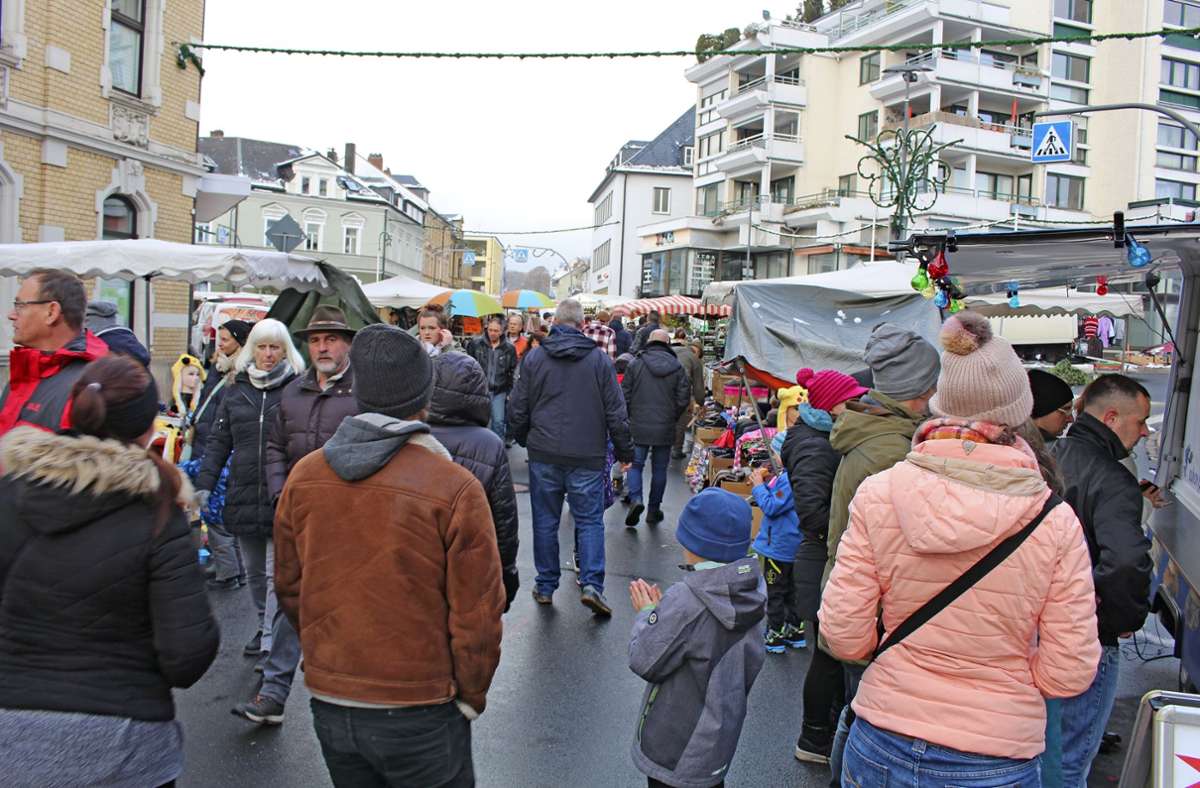Trotz Temperaturen nahe dem Gefrierpunkt war auf dem Marktredwitzer Andreas-Markt am Sonntag einiges los.