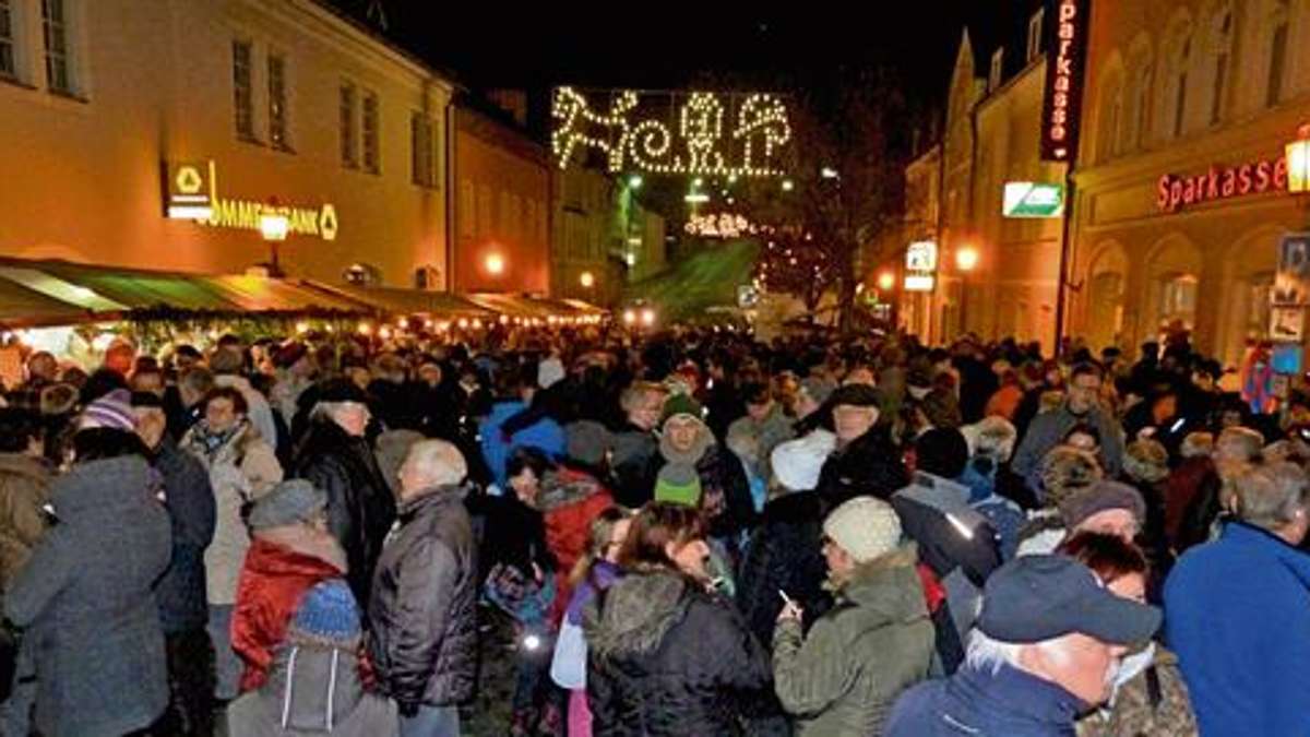 Arzberg: Weihnachtsglanz über Arzberg