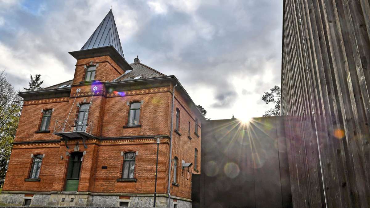 Sanierung in Gefahr: Düstere Wolken über dem Jochen-Klepper-Haus