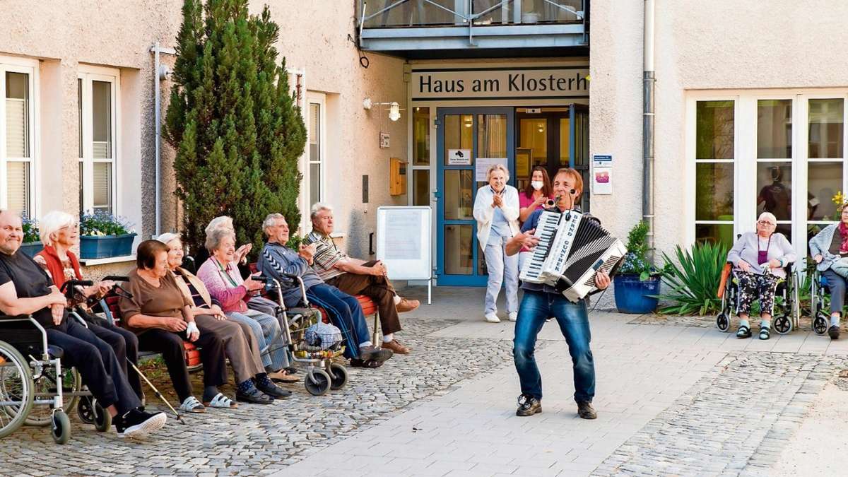 Hof: Gratis-Konzerte im Seniorenheim