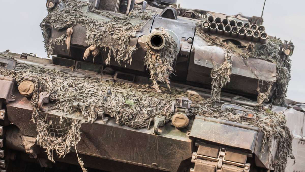 Truppenübungsplatz in Niedersachsen: Zwei Tote nach Unfall von Kampfpanzer mit Geländewagen