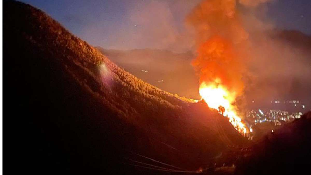 Feuer in Urlaubsgebieten: Große Waldbrände in Südtirol und am Gardasee