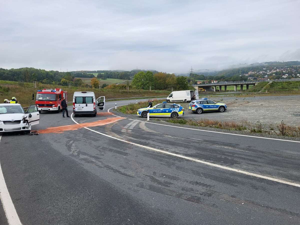 Schwerer Unfall auf der B289 bei Untersteinach.