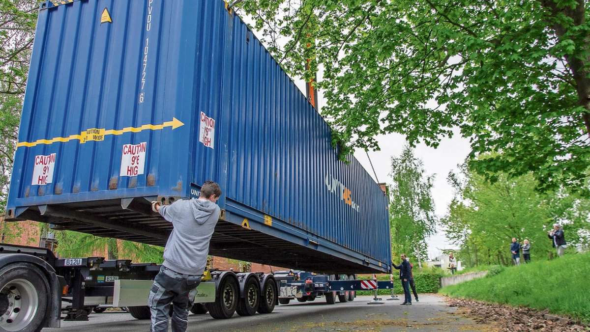 Hof: Erster Container für Awalla