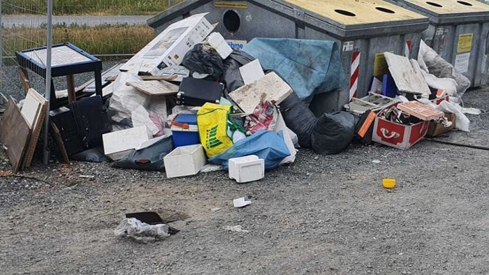 Hofer Land: Unbekannte laden jede Menge Müll ab
