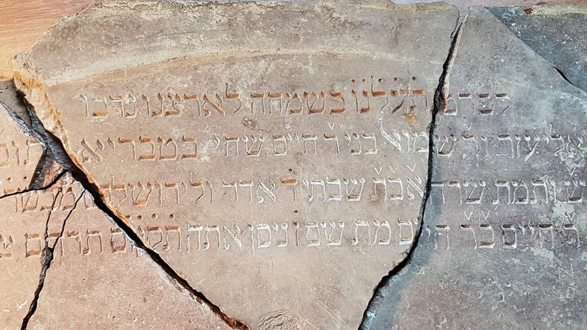 Kunst und Kultur: Hebräische Inschriften der Großen Synagoge von Vilnius entdeckt